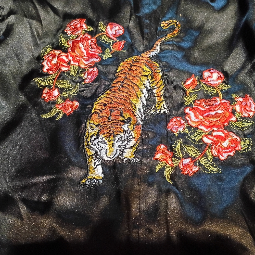 Rue 21 Polyester Zip up Jacket Pockets Embroidered Tiger &  Roses Pre-owned